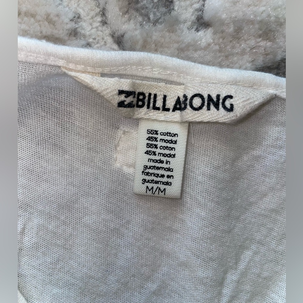 Billabong White Tank Top with Blue Graphic ๐๐ด - Picture 3 of 5
